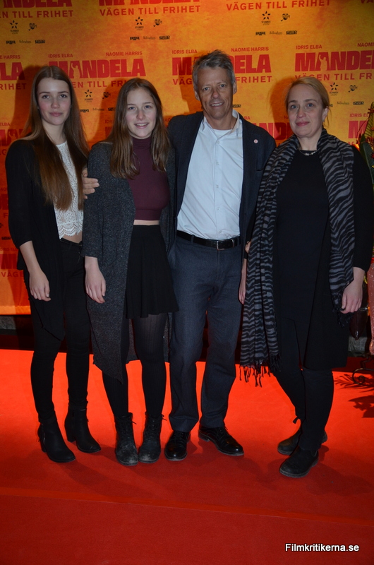 Jens Orback med döttrarna Stella och Hedvig, samt frun Erika